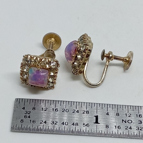 * vintage Vargas faux opal clear rhinestones screwback earrings - Picture 2 of 4
